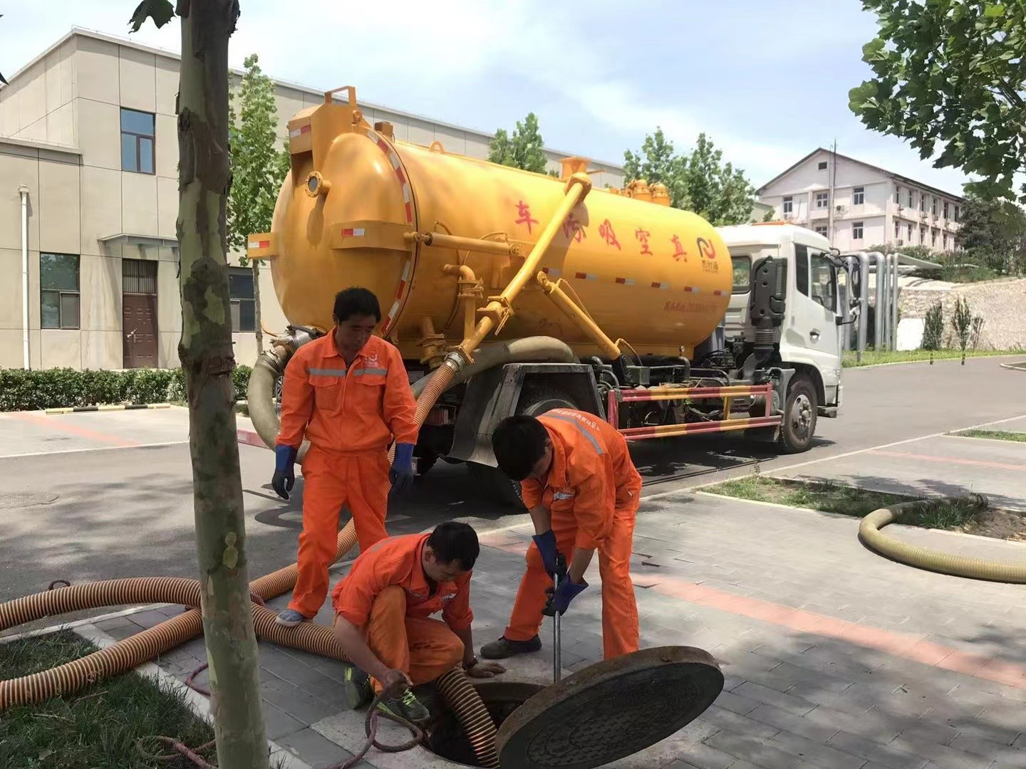 阳泉化粪池清理与5-8吨吸粪车施工效率分析